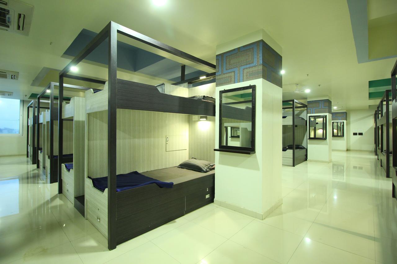 Jackpot Room In & Out Dormitory Ahmedabad Esterno foto