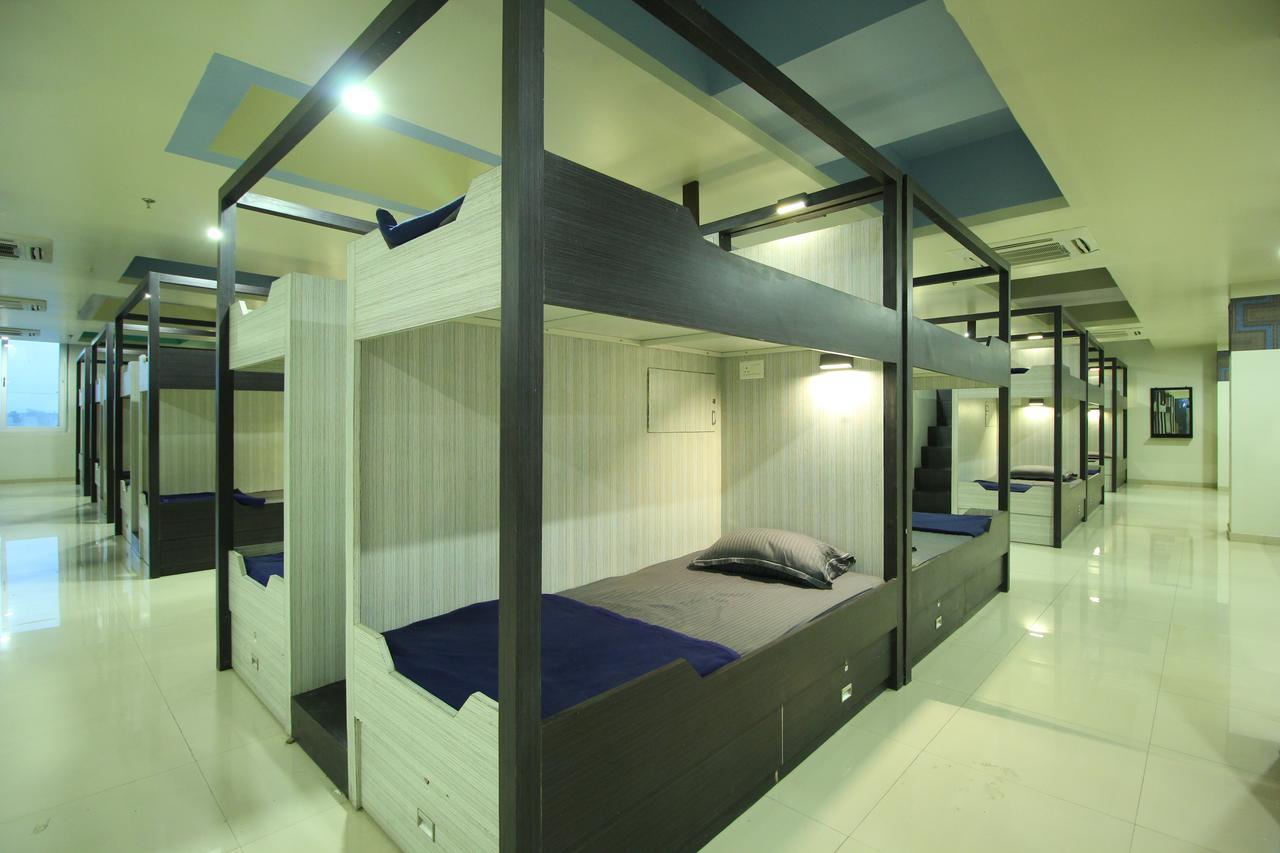 Jackpot Room In & Out Dormitory Ahmedabad Esterno foto