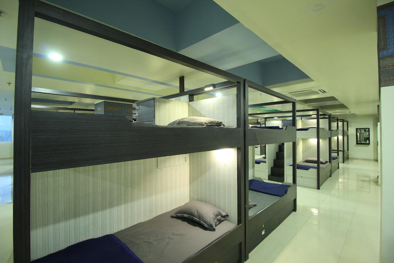 Jackpot Room In & Out Dormitory Ahmedabad Esterno foto