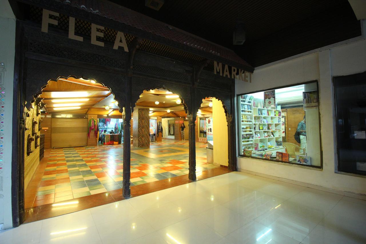 Jackpot Room In & Out Dormitory Ahmedabad Esterno foto