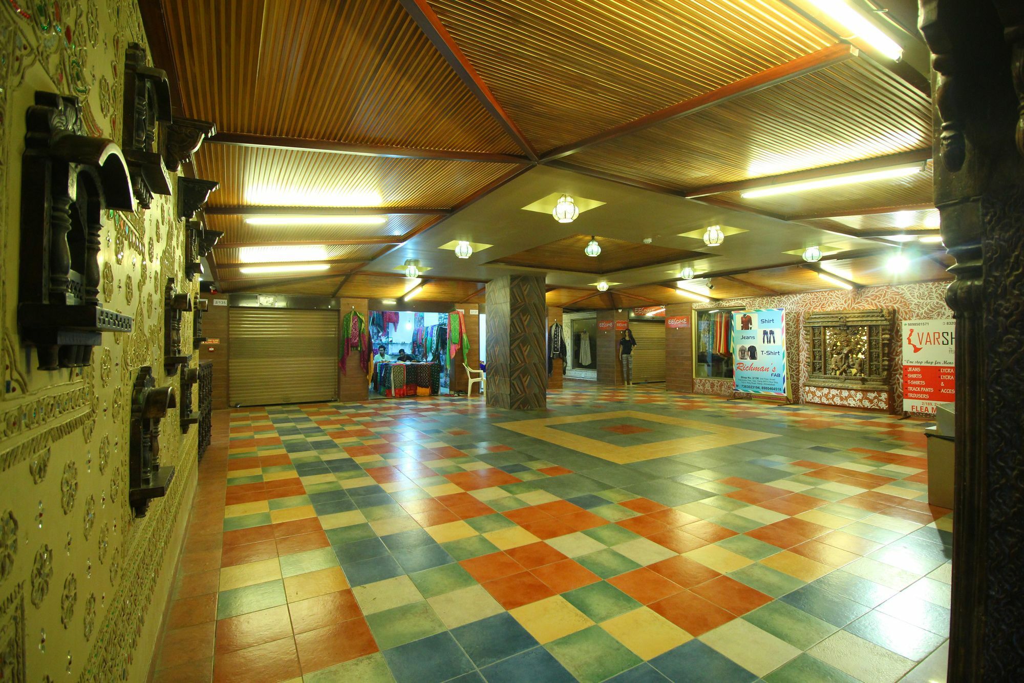 Jackpot Room In & Out Dormitory Ahmedabad Esterno foto